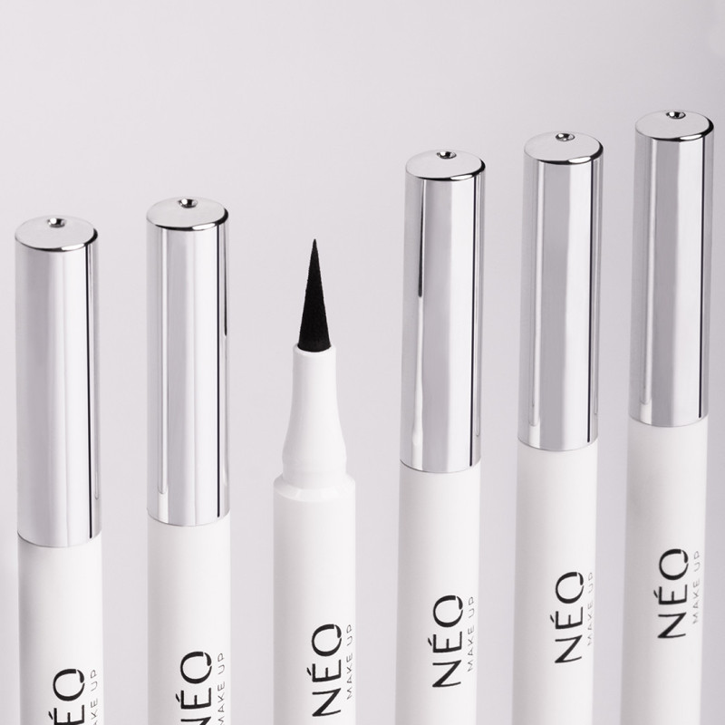 Ultra precyzyjny eyeliner: BLACK