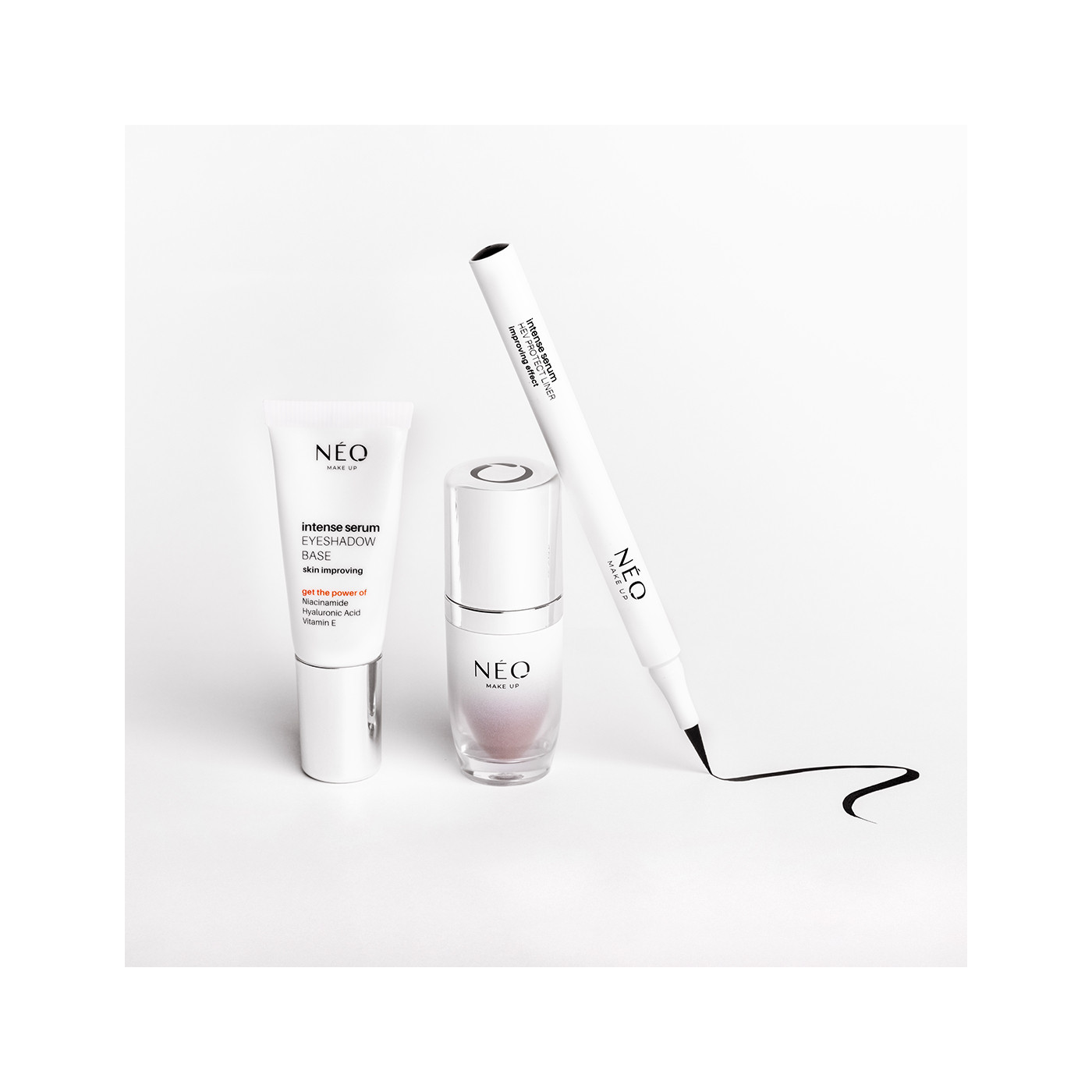 Ultra precyzyjny eyeliner: BLACK