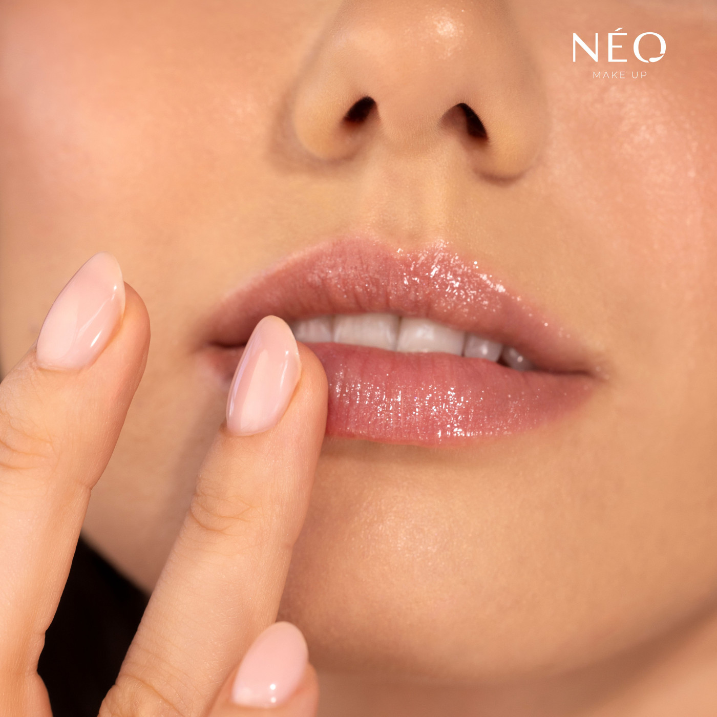 Balsam do ust w sztyfcie Triple Action: 04 GOT SWEET APRICOT