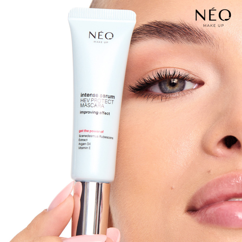 Tusz do rzęs pogrubiający z filtrem anty-HEV: BLACK