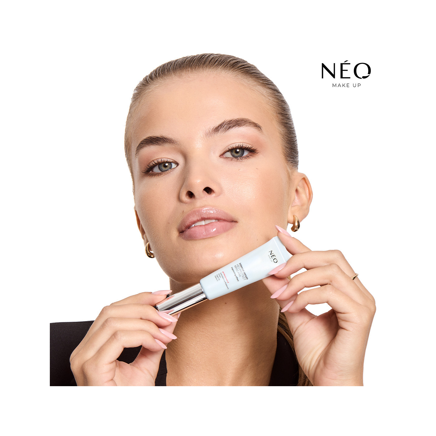 Tusz do rzęs pogrubiający z filtrem anty-HEV: BLACK