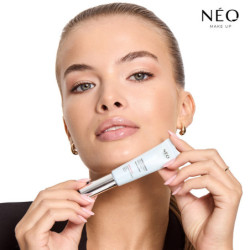 Tusz do rzęs pogrubiający z filtrem anty-HEV: BLACK