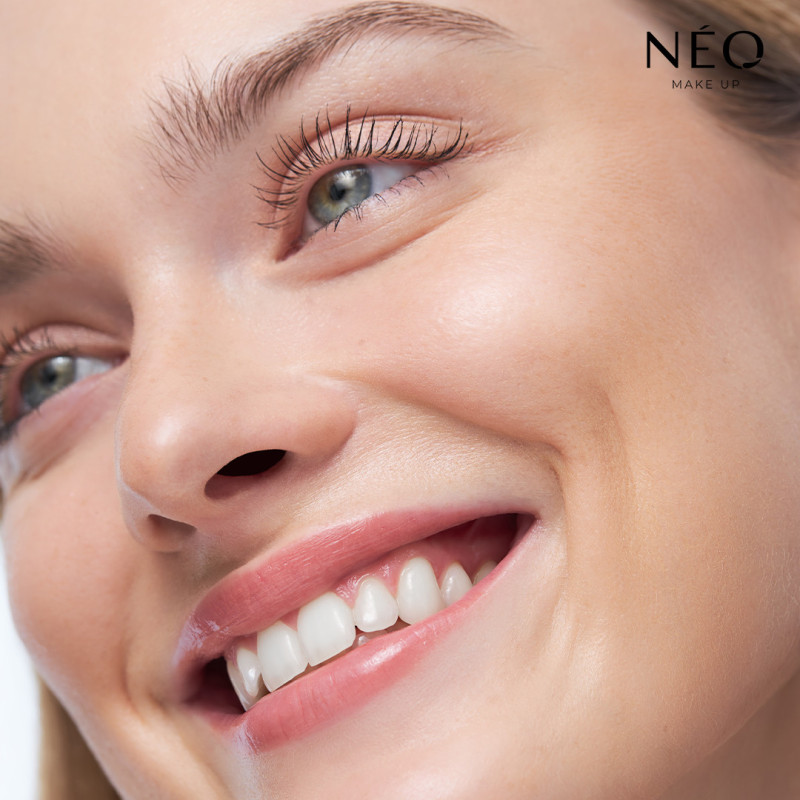 Podkład nawilżający Sheer Foundation: 03 Natural