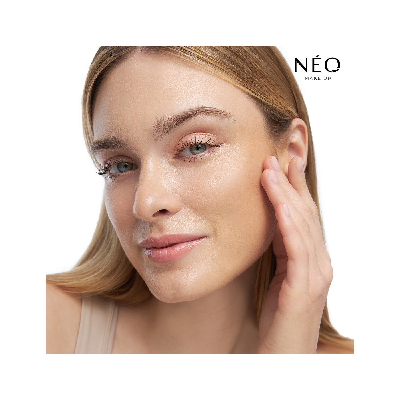 Podkład nawilżający Sheer Foundation: 03 Natural