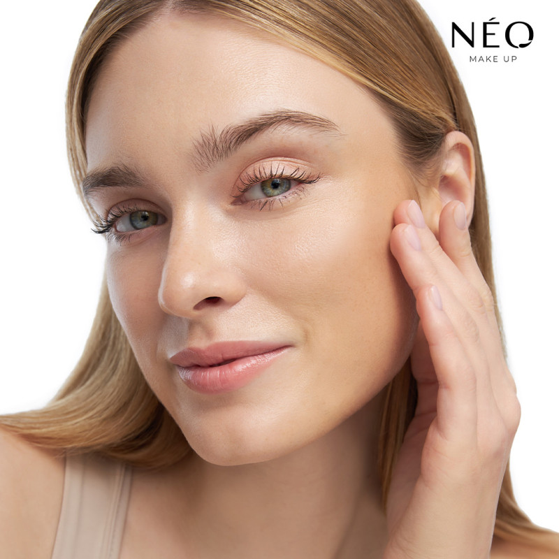 Podkład nawilżający Sheer Foundation: 03 Natural