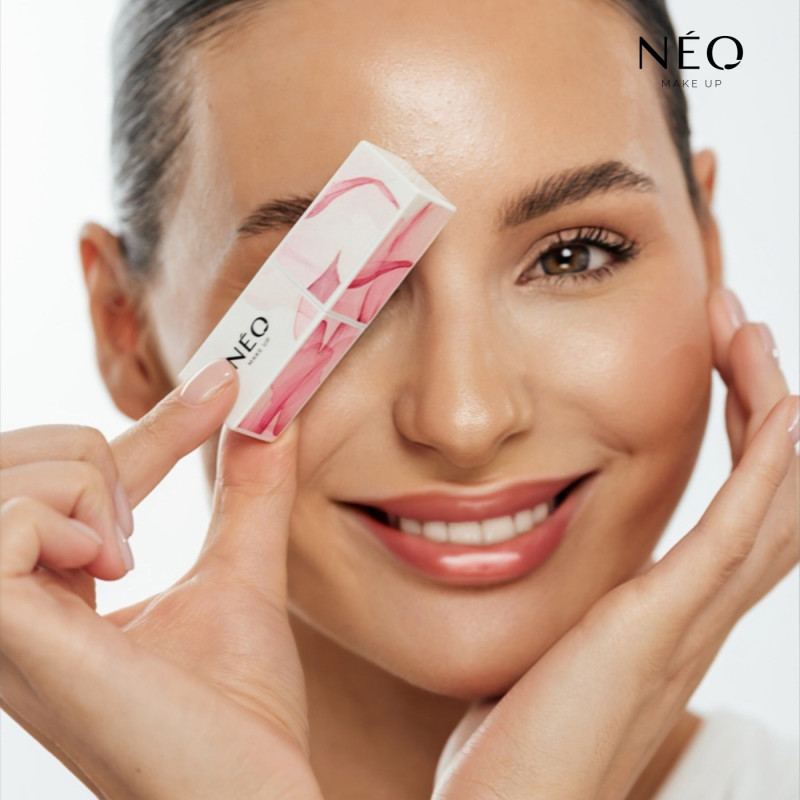 Nawilżająca pomadka Sheer Lipstick 01 Honey Veil Nawilżająca pomadka Sheer Lipstick 01 Honey Veil