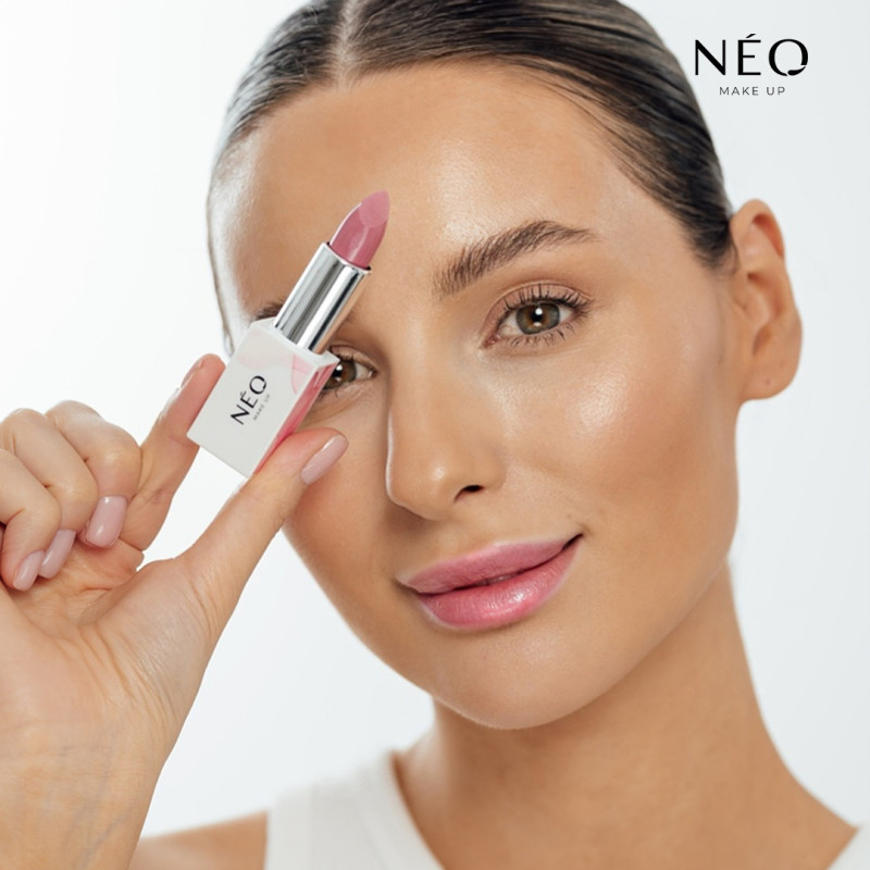 Nawilżająca pomadka Sheer Lipstick 03 Rosy Mist Nawilżająca pomadka Sheer Lipstick 03 Rosy Mist