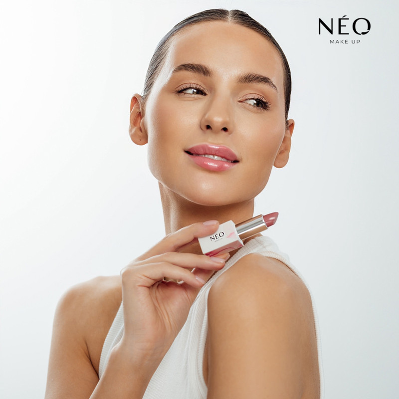 Nawilżająca pomadka Sheer Lipstick 03 Rosy Mist Nawilżająca pomadka Sheer Lipstick 03 Rosy Mist