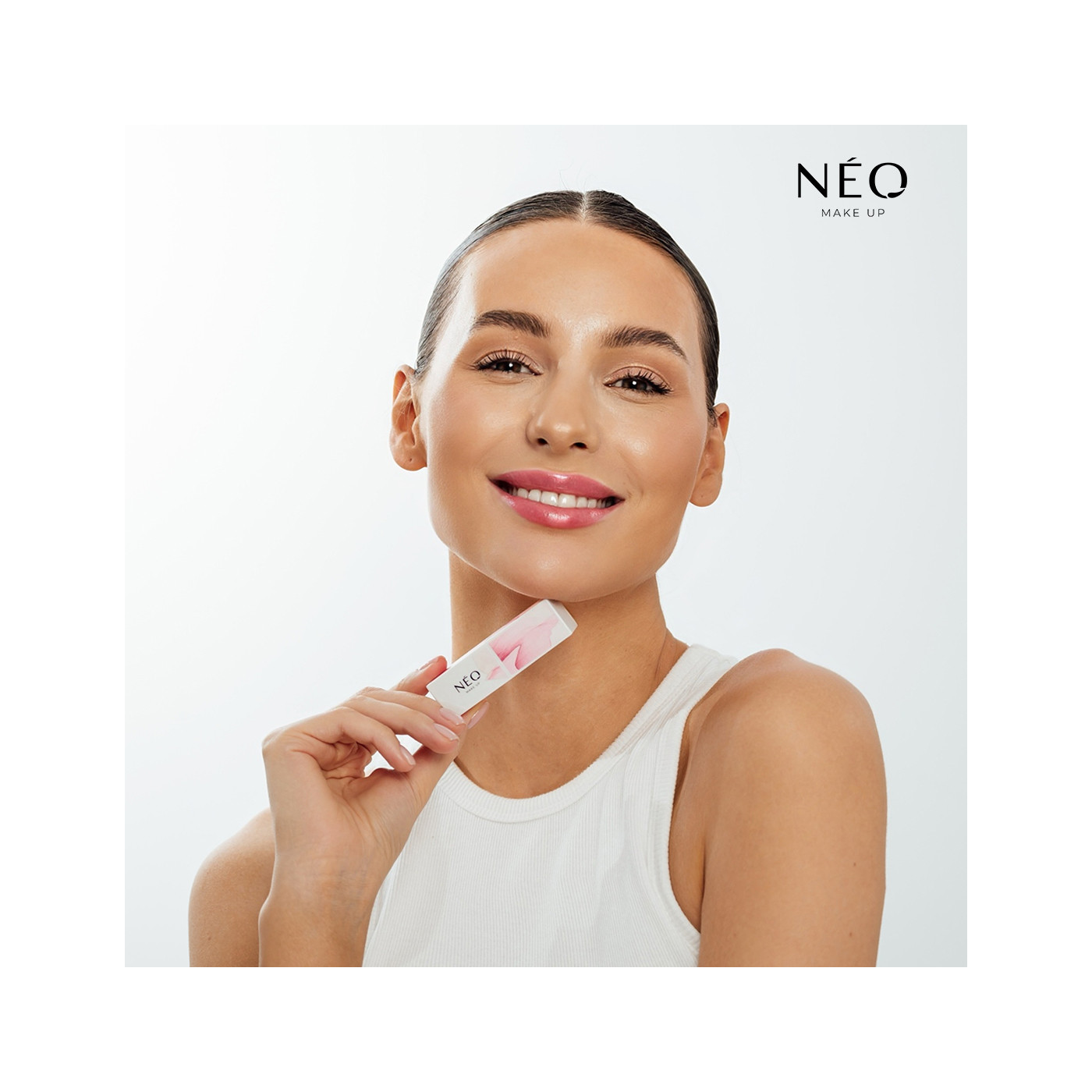 Nawilżająca pomadka Sheer Lipstick 04 Raspberry Pudding