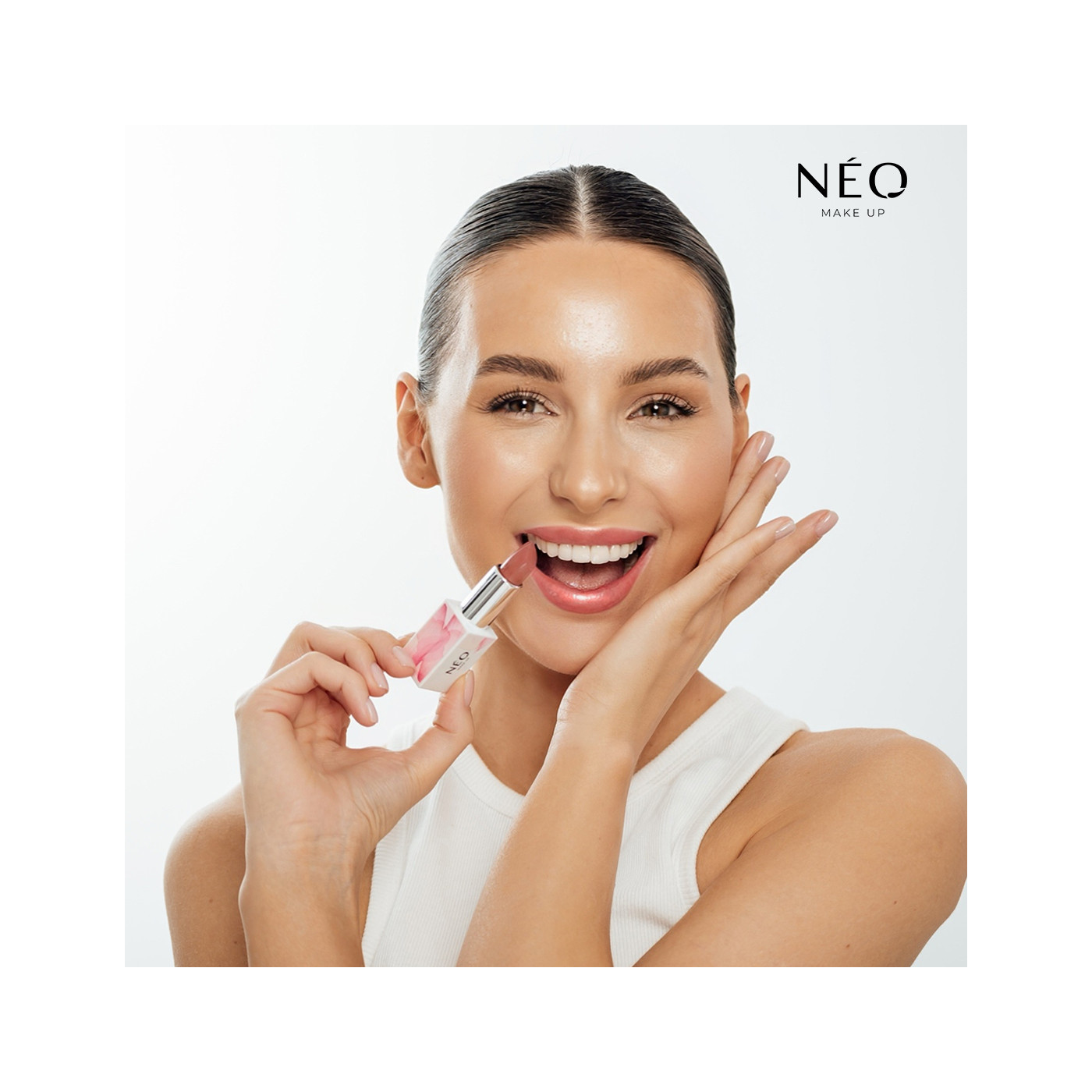 Nawilżająca pomadka Sheer  Lipstick 05 Peachy Glass