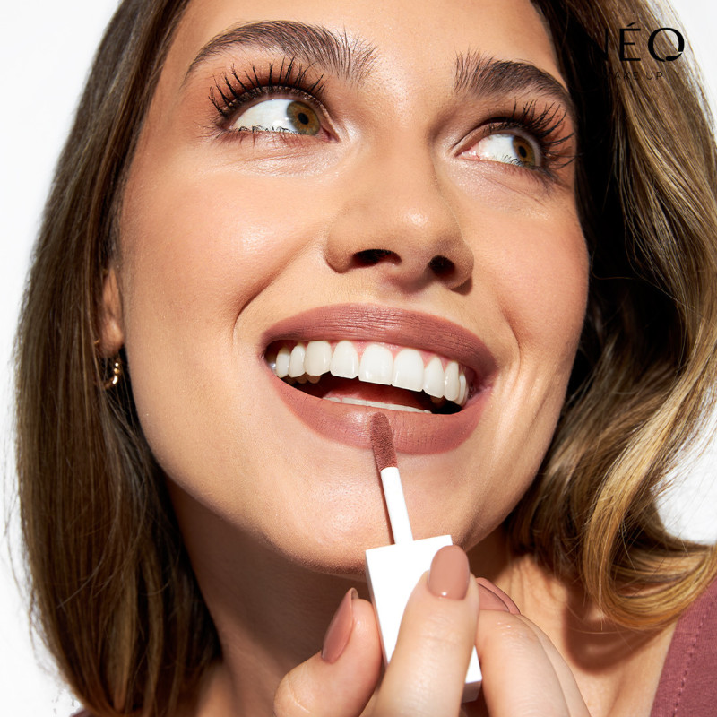 Długotrwała pomadka do ust w płynie: 01 NEVER ENDING STYLE