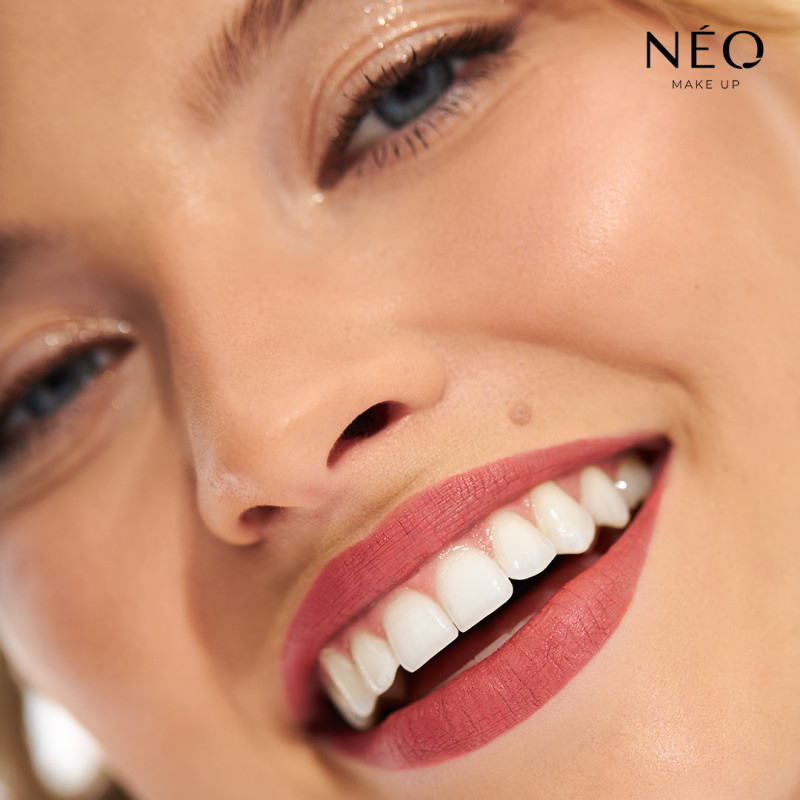 Długotrwała pomadka do ust w płynie: 02 ENDURING CHIC