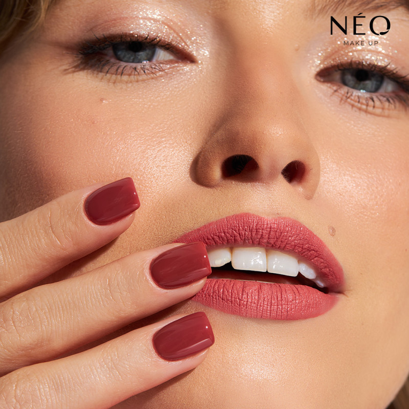 Długotrwała pomadka do ust w płynie: 02 ENDURING CHIC