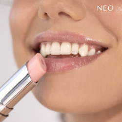 Balsam do ust w sztyfcie Triple Action: 02 GOOD BLUSH NUDE