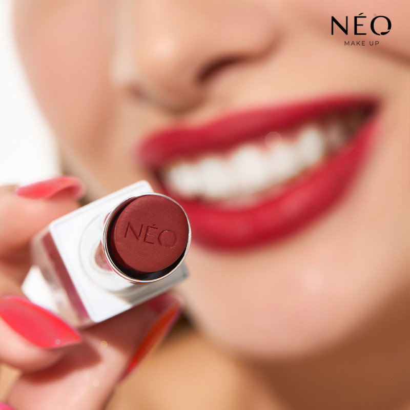 Długotrwała pomadka do ust w sztyfcie: 02 CHERRY ON TOP