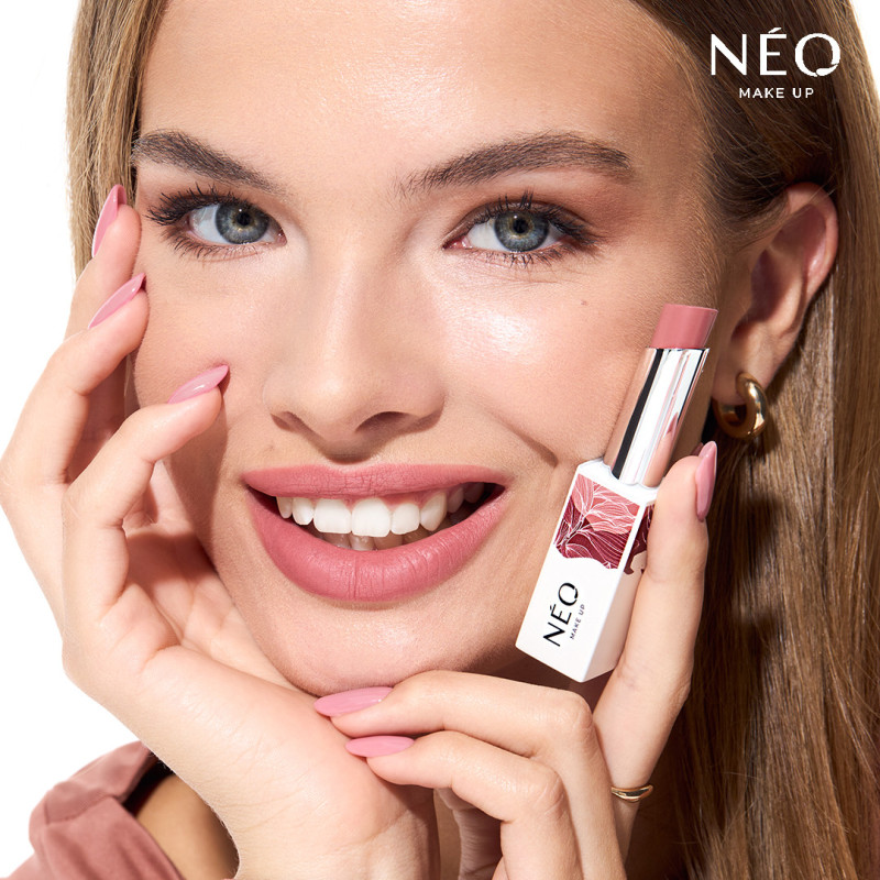 Długotrwała pomadka do ust w sztyfcie: 05 NUDE ON SECRET EVENING