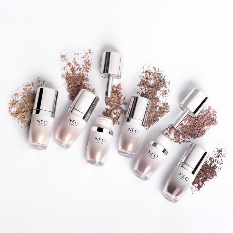 Satynowy cień sypki: 02 PEACHY NUDE