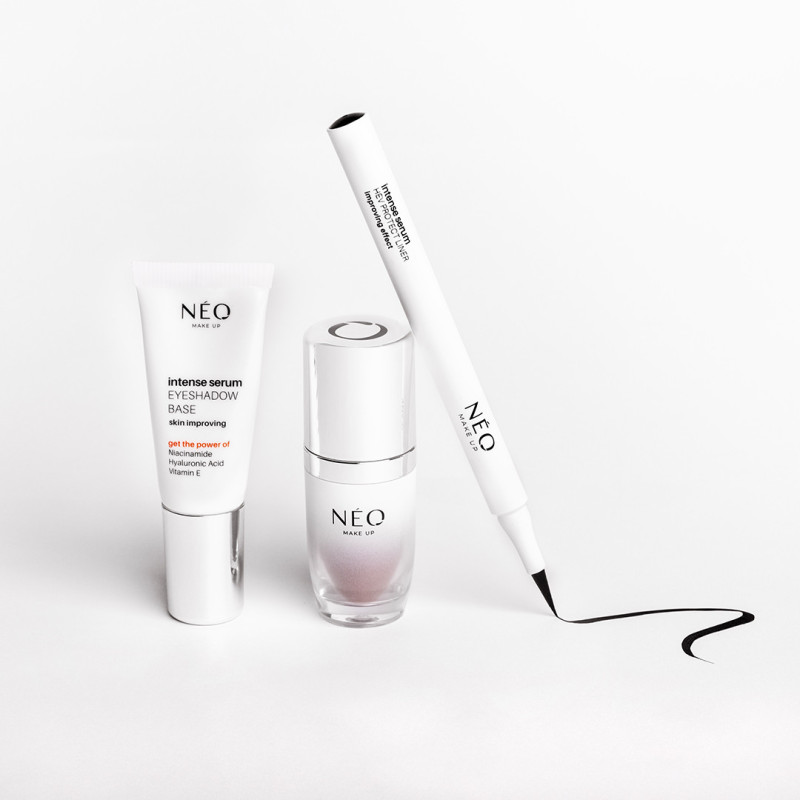 Ultra precyzyjny eyeliner: BLACK