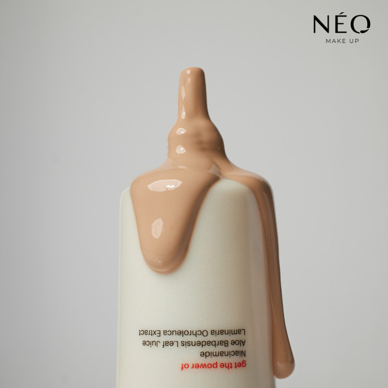 Intensywne Serum: krem koloryzujący Tinted BB Glow Cream 03 Sand Glow